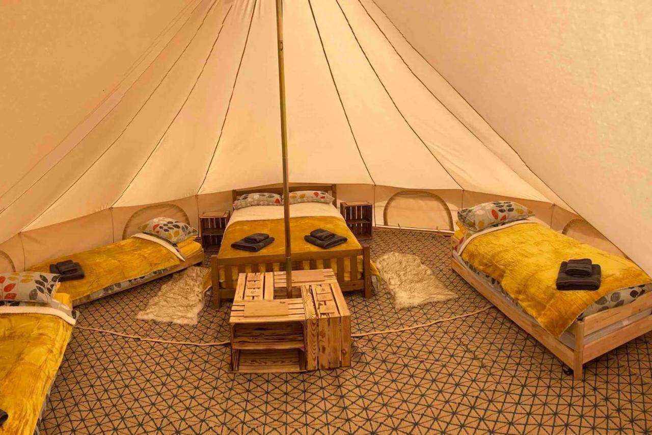 Roaches Retreat Family Glampsite, Rocky Reach Bell Tent With Outdoor Adventures And Campfire Nights Upper Hulme 外观 照片