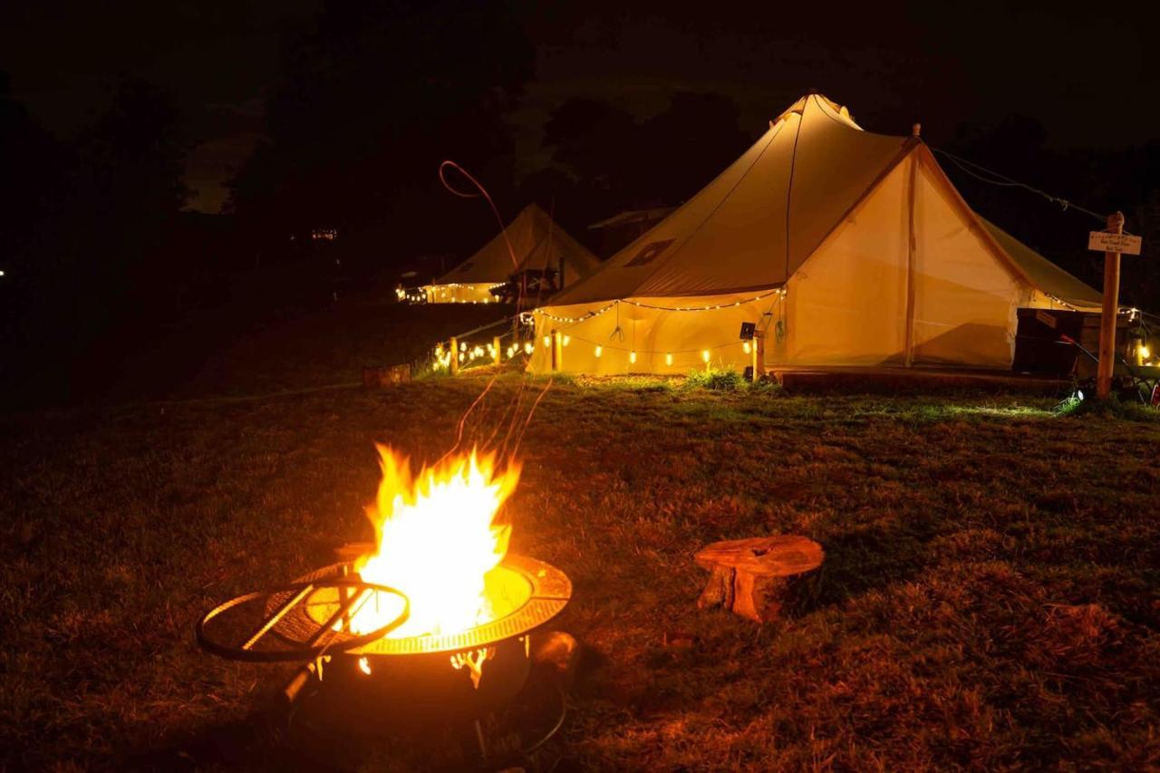 Roaches Retreat Family Glampsite, Rocky Reach Bell Tent With Outdoor Adventures And Campfire Nights Upper Hulme 外观 照片
