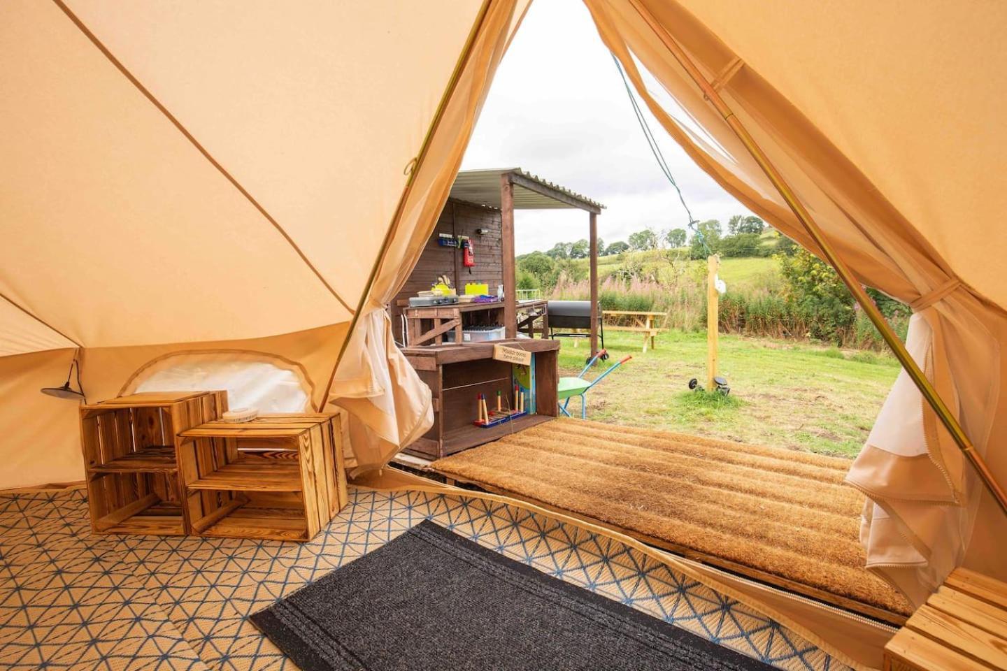 Roaches Retreat Family Glampsite, Rocky Reach Bell Tent With Outdoor Adventures And Campfire Nights Upper Hulme 外观 照片