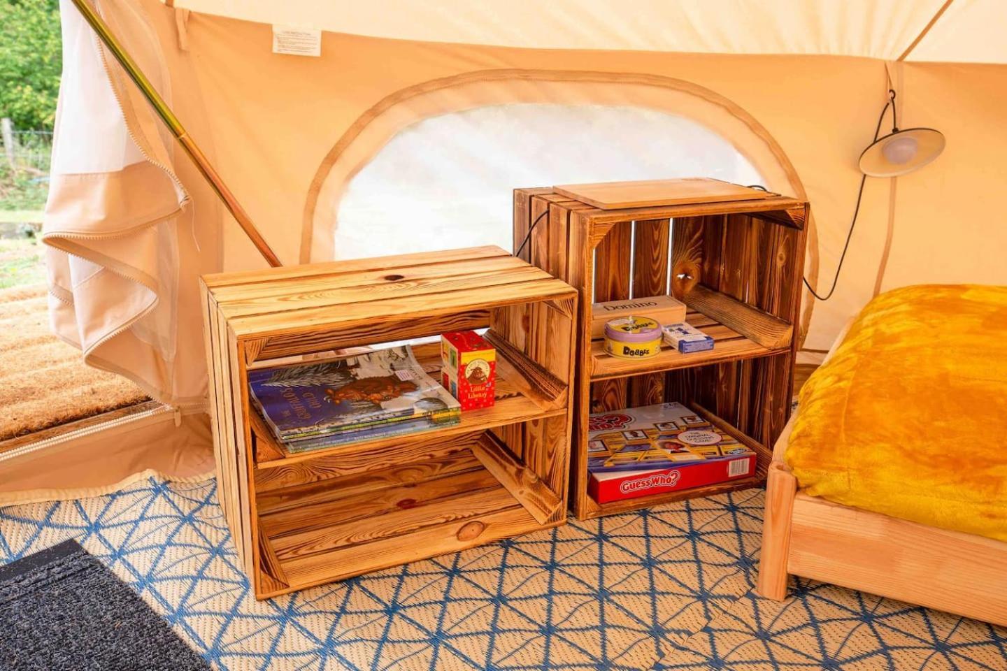 Roaches Retreat Family Glampsite, Rocky Reach Bell Tent With Outdoor Adventures And Campfire Nights Upper Hulme 外观 照片